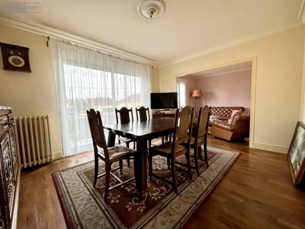 Maison à vendre à Connerré dans la Sarthe (72160), ref : 72033-402