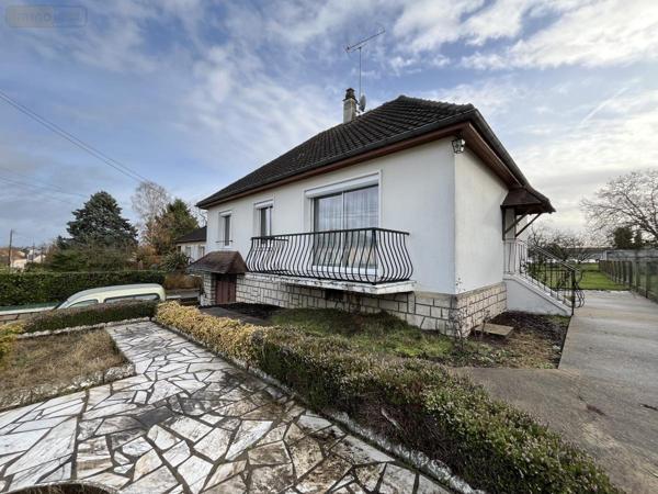 Maison à vendre à Connerré dans la Sarthe (72160), ref : 72033-402