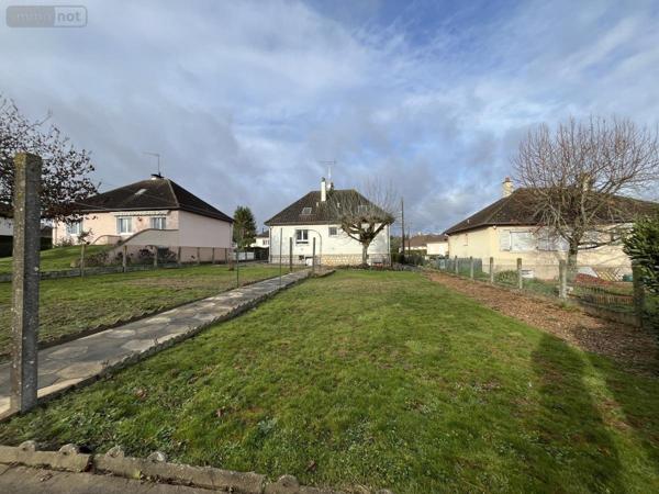 Maison à vendre à Connerré dans la Sarthe (72160), ref : 72033-402