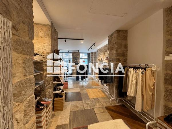 Location Local commercial 2 pièces 64.21 m² - 46 RUE ARSON Nice 06300