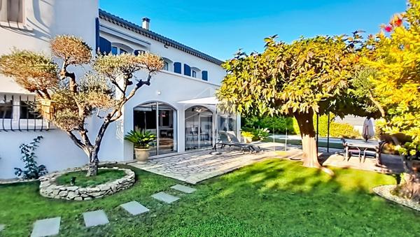 Maison Pelissanne 6 pièce(s) 175 m2