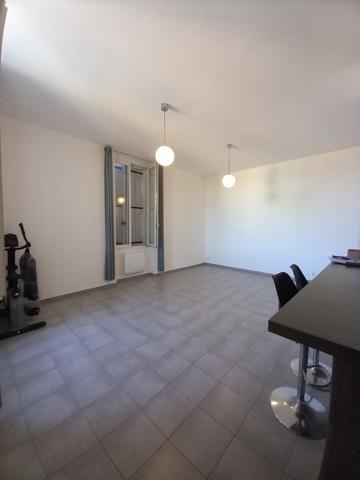 Grand T2 non meublé VALENSOLE