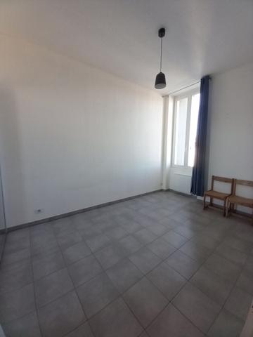 Grand T2 non meublé VALENSOLE