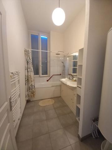 Grand T2 non meublé VALENSOLE