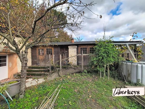Bien rare : maison troglodyte lumineuse avec terrasse et vue forêt à 20 min de Tours
