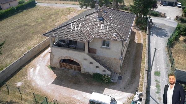 Ensemble immobilier 272 m² À Prissé