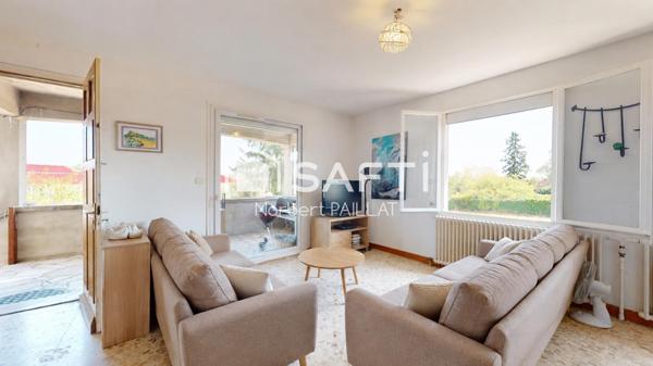 Ensemble immobilier 272 m² À Prissé