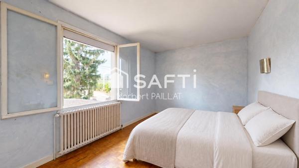 Ensemble immobilier 272 m² À Prissé