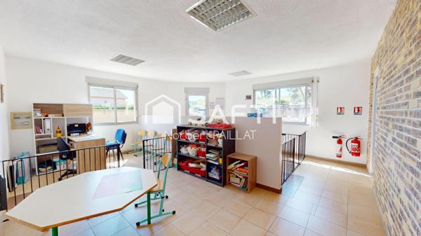 Ensemble immobilier 272 m² À Prissé