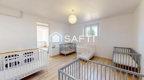 Ensemble immobilier 272 m² À Prissé