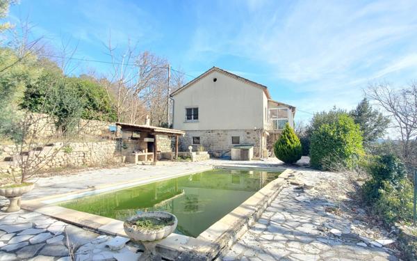 Maison à vendre    4 pièces • 105 m2 Montréal