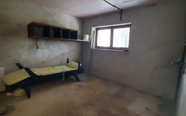 Maison à vendre    4 pièces • 105 m2 Montréal