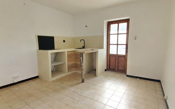 Maison à vendre    4 pièces • 105 m2 Montréal