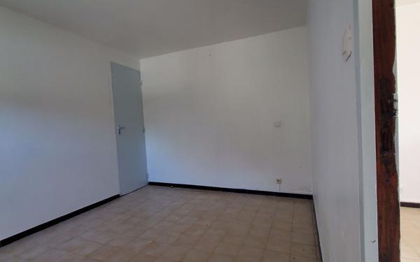 Maison à vendre    4 pièces • 105 m2 Montréal