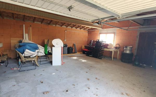 Maison à vendre    4 pièces • 105 m2 Montréal