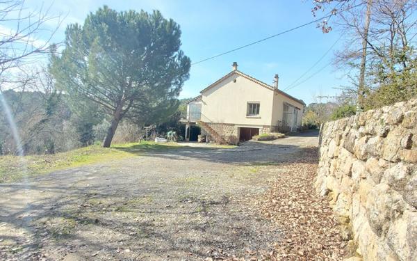 Maison à vendre    4 pièces • 105 m2 Montréal