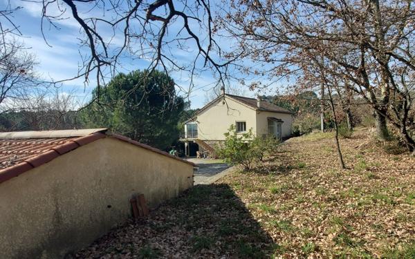 Maison à vendre    4 pièces • 105 m2 Montréal