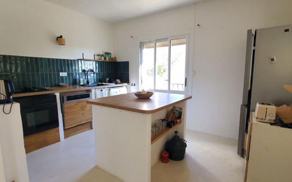 Maison à vendre    4 pièces • 105 m2 Montréal