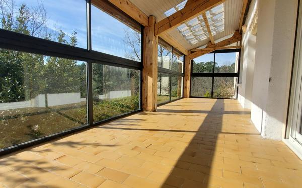 Maison à vendre    4 pièces • 105 m2 Montréal