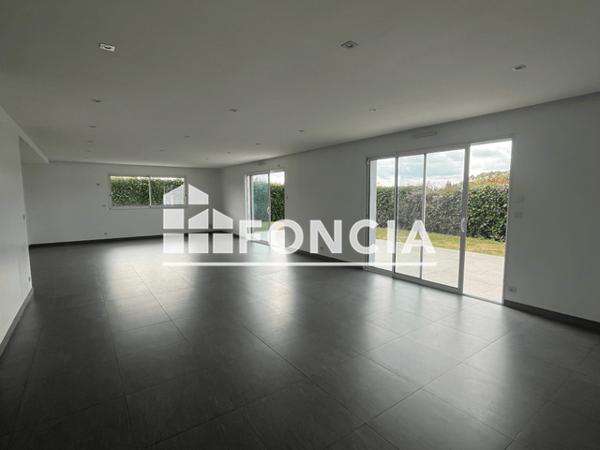 Location Maison 7 pièces 210.42 m² - 35 RUE DES CEDRES Spay 72700