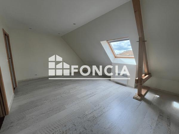 Location Maison 7 pièces 210.42 m² - 35 RUE DES CEDRES Spay 72700