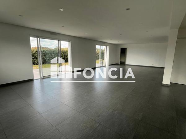 Location Maison 7 pièces 210.42 m² - 35 RUE DES CEDRES Spay 72700