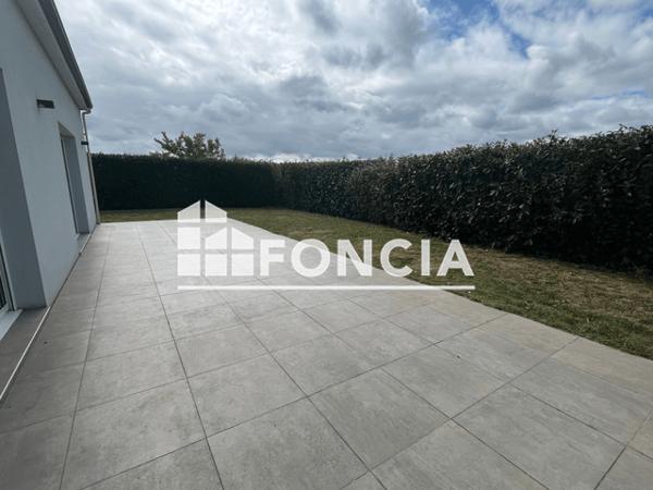 Location Maison 7 pièces 210.42 m² - 35 RUE DES CEDRES Spay 72700