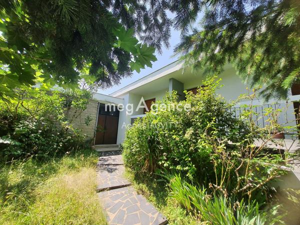 Maison à NERIS-LES-BAINS, 03310 - 9 pièces 162m²