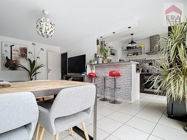 MARSEILLE 14EME - APPARTEMENT T4 - VOLUMES, CALME, LUMINOSITE & PISCINE - QUARTIER SAINTE MARTHE