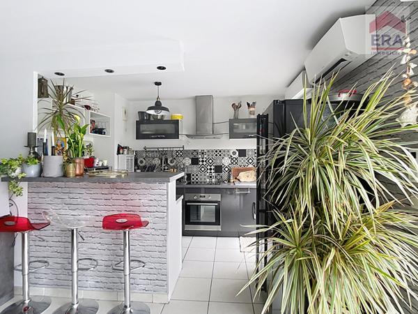 MARSEILLE 14EME - APPARTEMENT T4 - VOLUMES, CALME, LUMINOSITE & PISCINE - QUARTIER SAINTE MARTHE