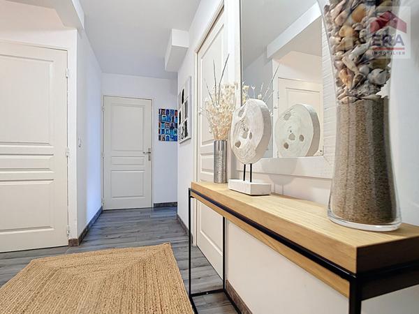 MARSEILLE 14EME - APPARTEMENT T4 - VOLUMES, CALME, LUMINOSITE & PISCINE - QUARTIER SAINTE MARTHE