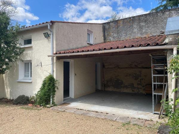 Maison à vendre à Argentonnay dans les Deux-Sèvres (79150), ref : AGM 37*