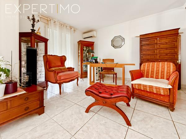 Palavas-les-Flots (34250) Palavas les Flots rive droite, villa T6 d'environ 130 m2 sur un terrain de 302 m2. Garage, Piscine