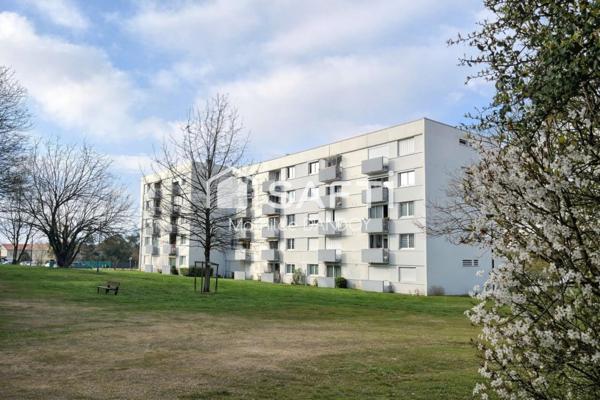 2 chambres - cellier - parking - Tram E