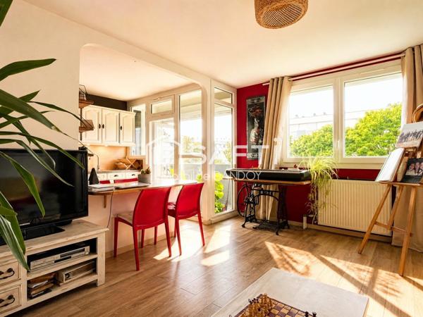 2 chambres - cellier - parking - Tram E