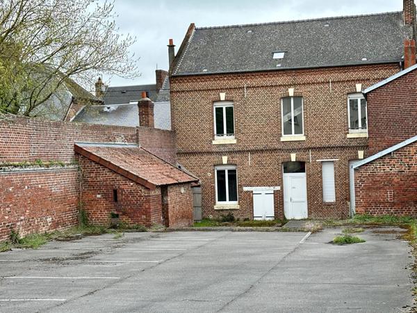 A VENDRE LOCAL COMMERCIAL - ST JUST EN CHAUSSEE