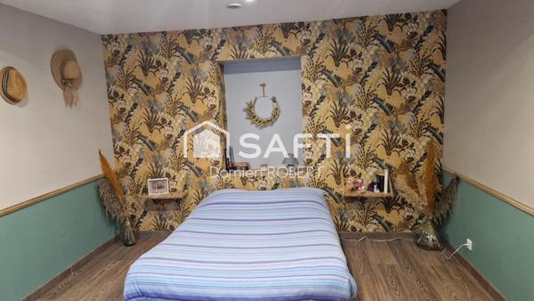 MAISON AVEC ACCES A LA RIVIERE