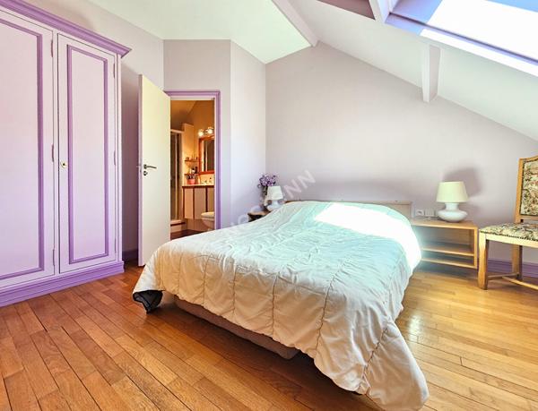 Maison avec vie de plain-pied, sous-sol total et possibilité 3 chambres à Longuesse