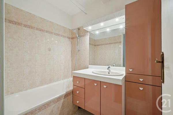 Appartement F2 à vendre  2 pièces - 44,84 m2 PARIS - 75020