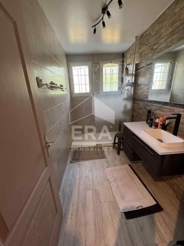 Maison individuelle plain pied piscine