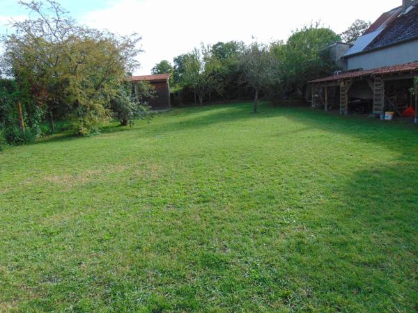 MAISON AVEC NOMBREUX POINTS FORTS A DECOUVRIR