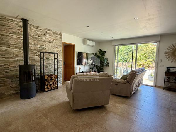 Maison à vendre à Vidauban - 4 chambres avec piscine et terrasses