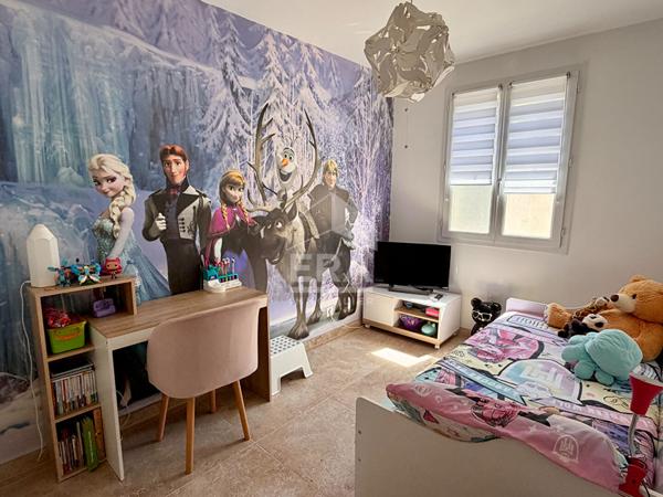 Maison à vendre à Vidauban - 4 chambres avec piscine et terrasses