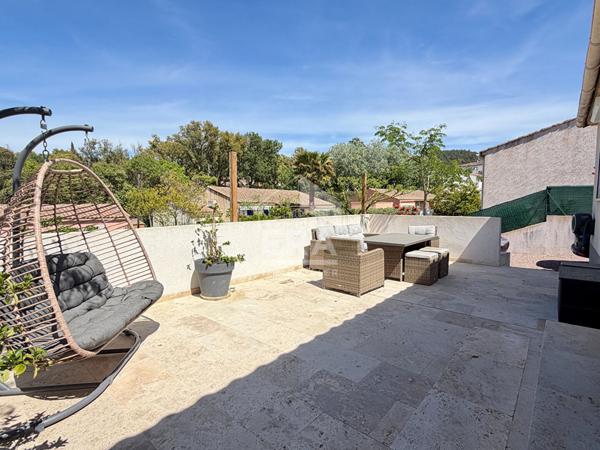 Maison à vendre à Vidauban - 4 chambres avec piscine et terrasses