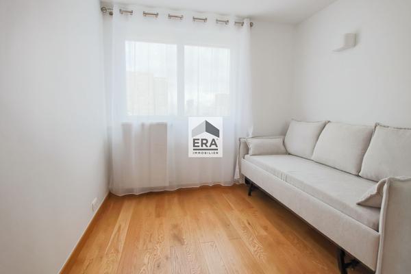 Appartement Paris 4 pièce(s) 90.43 m2