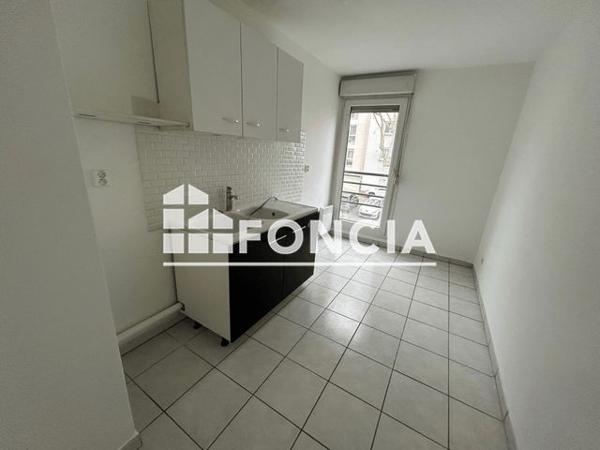 Location Appartement 2 pièces 49.26 m² - 41 RUE DE LA REPUBLIQUE Meyzieu 69330