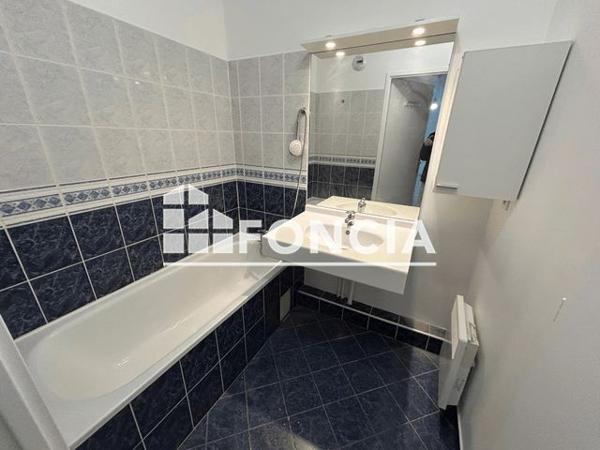 Location Appartement 2 pièces 49.26 m² - 41 RUE DE LA REPUBLIQUE Meyzieu 69330