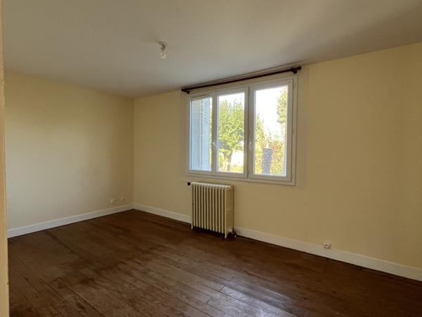 Maison à louer 796 € CC RIBERAC 5 p 86 m² DPE D