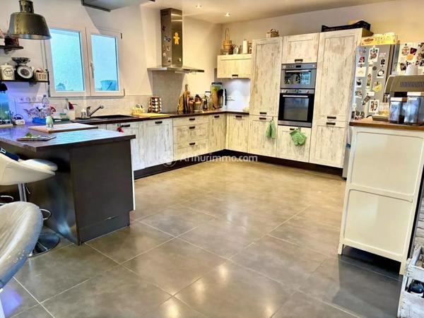 Vente Maison 7 pièces 287 m2 à Lyaud