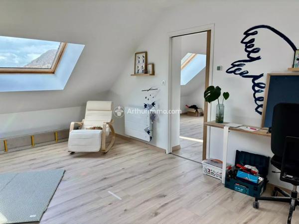 Vente Maison 7 pièces 287 m2 à Lyaud